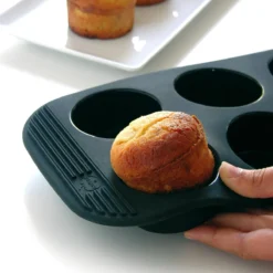 Cocotte En Fonte Emaillée Ovale Staub NOIR -Pas Cher Touche Cuisine Magasin cocotte en fonte emaillee ovale staub noir 5